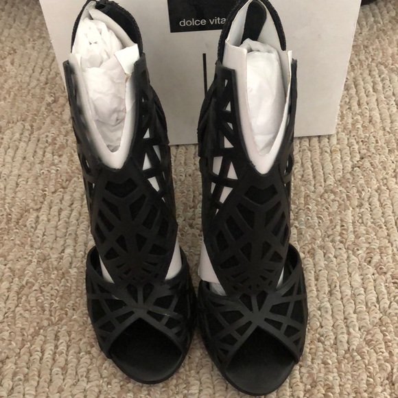 4” Dolce Vita Hadrian laser cut heels - Picture 7 of 7